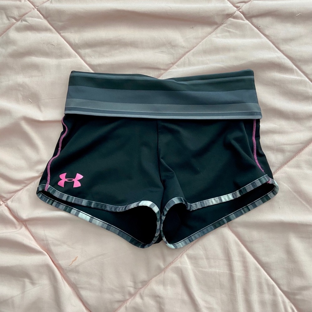 UNDER ARMOUR girls foldover shorts